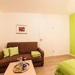 Cafe & Wein Gaestehaus Kurz Apartment Heilbronn