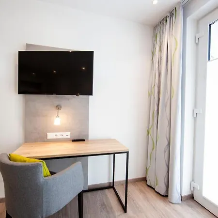 Cafe & Wein Gaestehaus Kurz Apartment Heilbronn