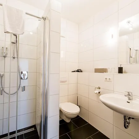 Cafe & Wein Gaestehaus Kurz