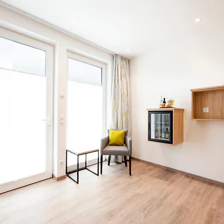 Apartment Cafe & Wein Gaestehaus Kurz Heilbronn