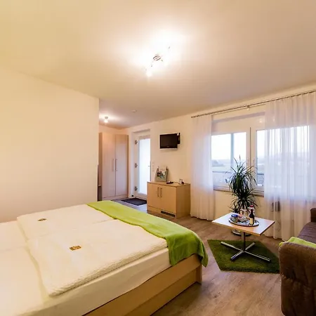 Cafe & Wein Gaestehaus Kurz * Heilbronn