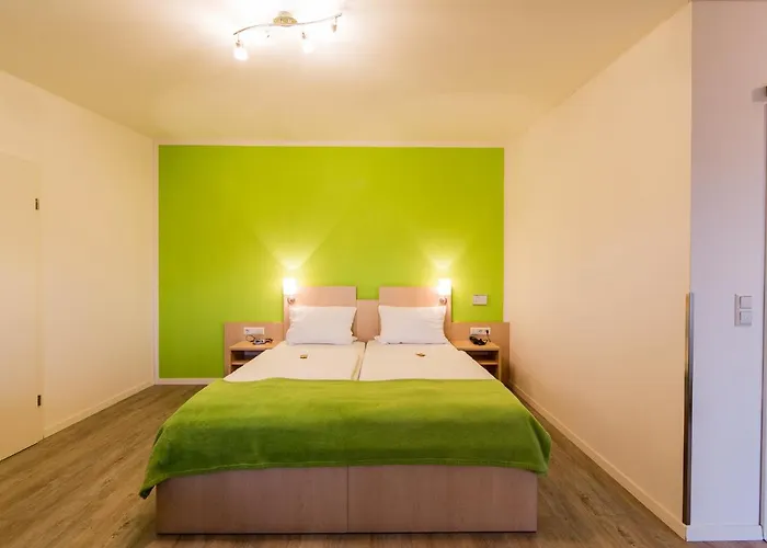 Cafe & Wein Gaestehaus Kurz Appartement *